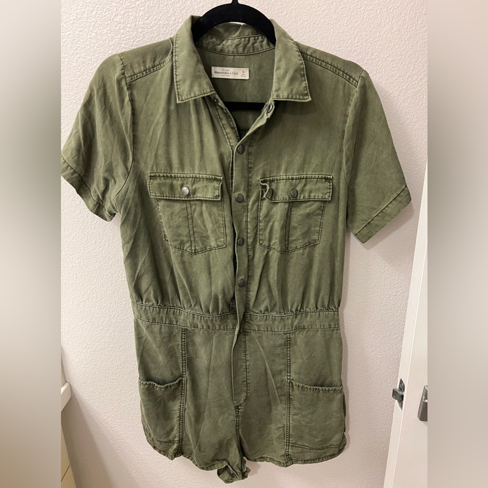 Abercrombie army green romper